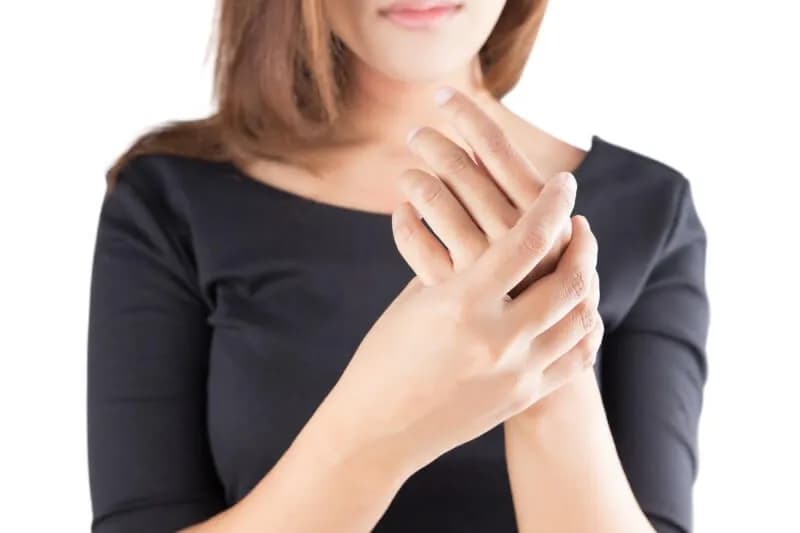 Skręcony nadgarstek objawy: jak rozpoznać i uniknąć bólu